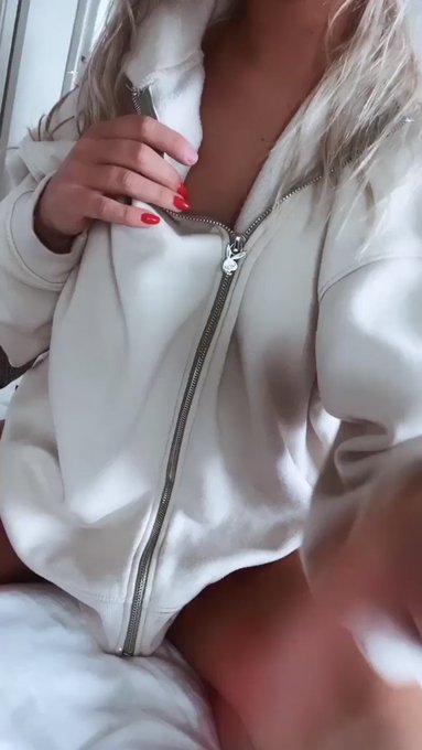 Queenbootyyxx’s pics and videos