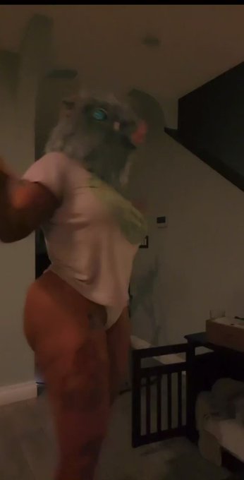 Inosuke up being a bad bitch😭 https://t.co/xIa5JCRmhB
