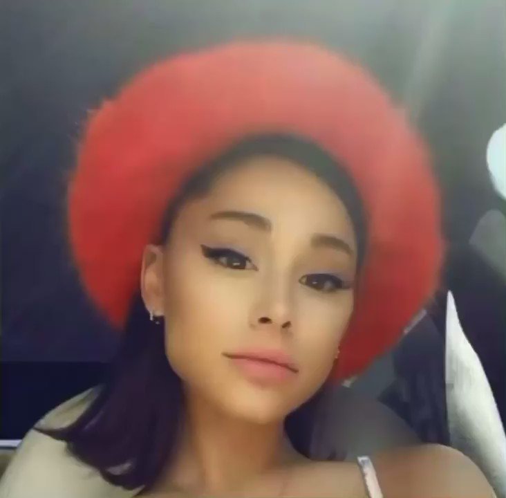Ariana Grande Sports New Short Hair Look - Live Ariana Grande Sports New Short Hair Look - Live