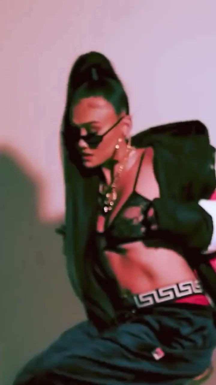  HAPPY BIRTHDAY AGNEZ MO! 