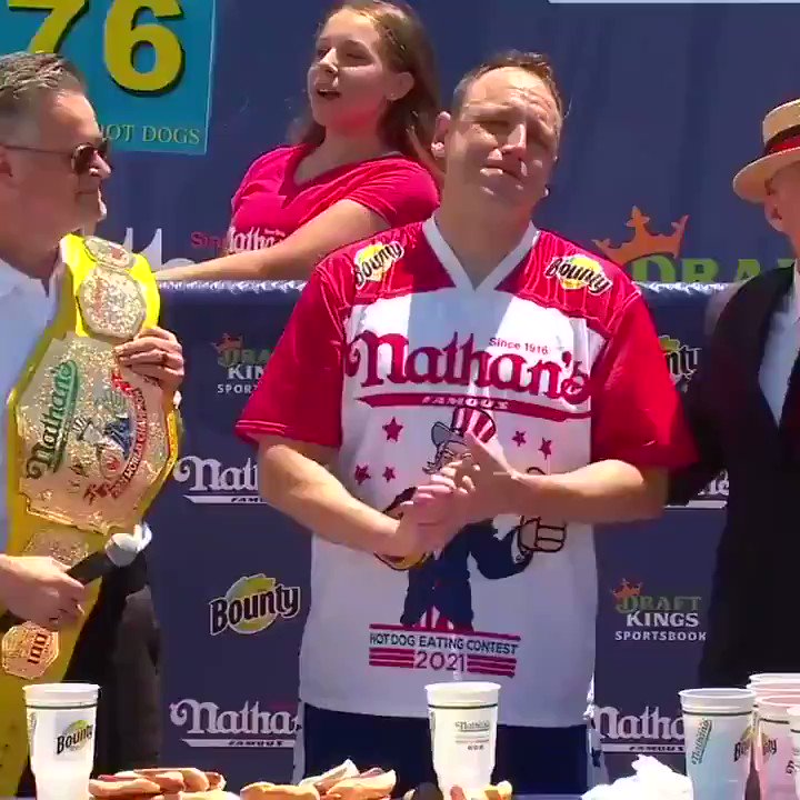 Joey Chestnut, King of Hot Dogs, keeps his title and sets a NEW world record!