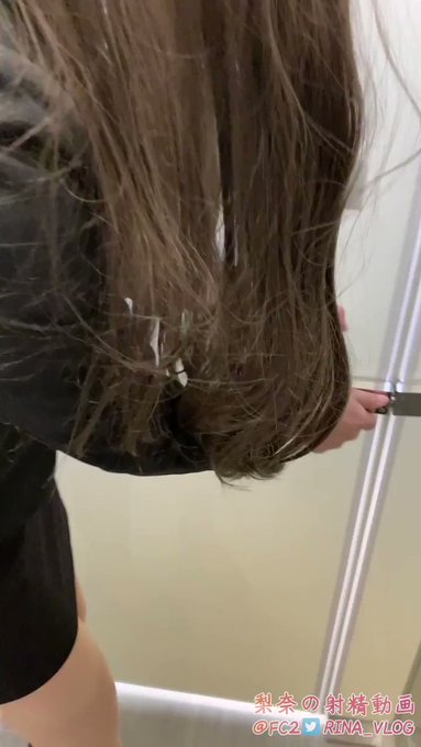 トイレでフェラとハメ 🤫  【 &darr; 動画リンク &darr; 】 https://t.co/rXVWt2Vtru https://t.co/LouYbbL9FR