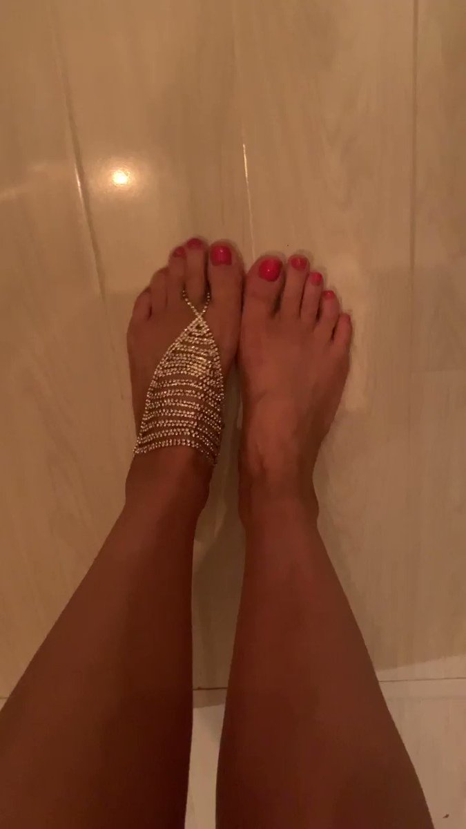 Model - VeraVonQueen goddess