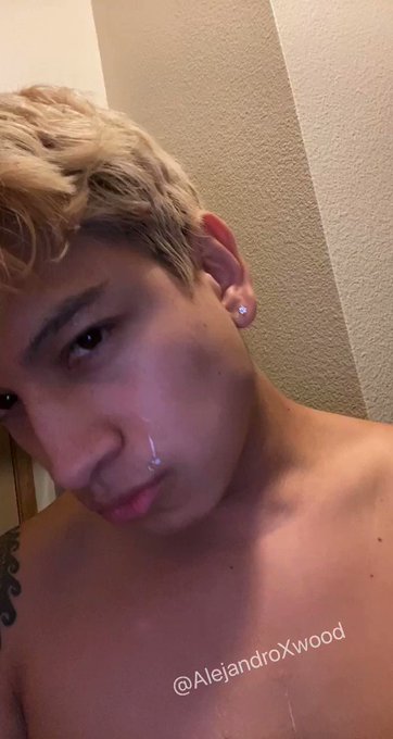 Like and rt if you wanna swallow my load ?? // https://t.co/uWDh7G5IIm 

⁃10% off the next 10 new subscribers