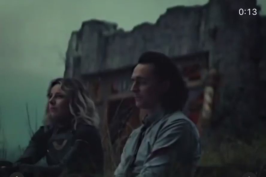 He looks at her the way he looks at Thor . #loki spoilers https://t.co/AfrC9U3nTb
