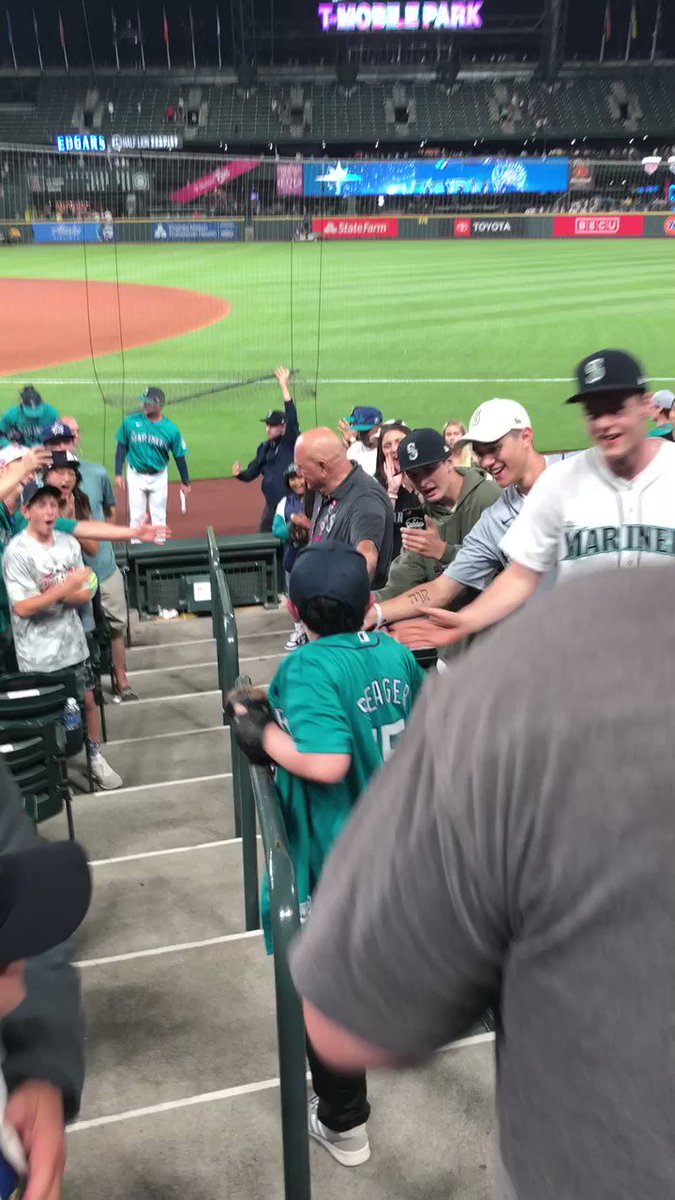 Seattle Mariners on Twitter "Rally Kid is an absolute legend.…