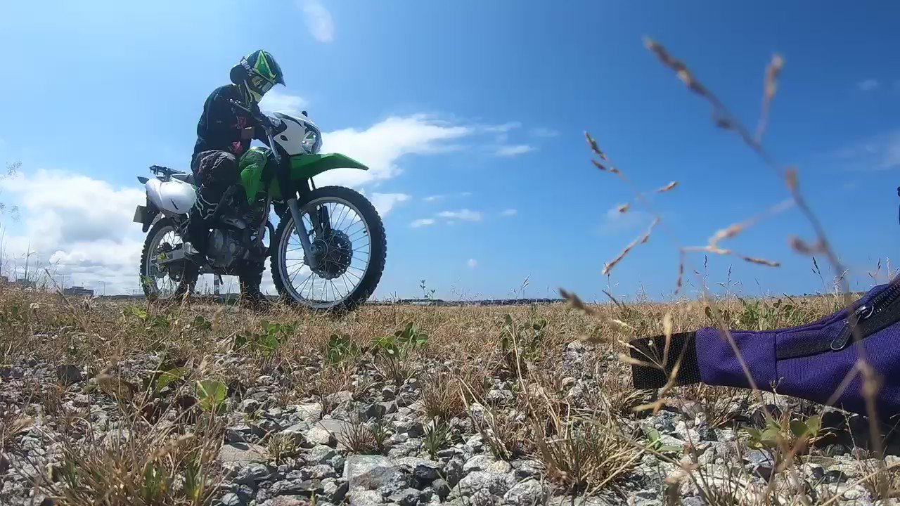 は Klx230 初めてのアクセルターン練習 Youtubeで勉強してやりました どこをどうした方がいいよとかありましたら教えてください Klx230 Kawasaki バイク乗りと繋がりたい バイク好きと繋がりたい オフロード T Co Xyvdu9lefq Twitter