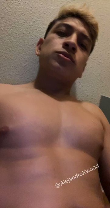 I woke up so horny in the middle of the night so I had to jerk off ??. Like and rt if you want my babies