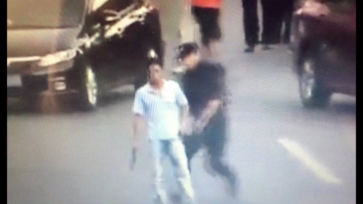 ナイフを持った相手にどう立ち向かう？！警官の見事な「小手返し」