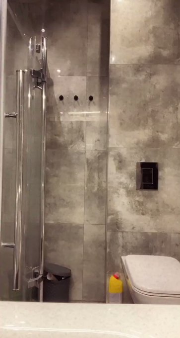 Do you want to see me after shower? I know you do ? 350 retweets = full video nude https://t.co/i2WE