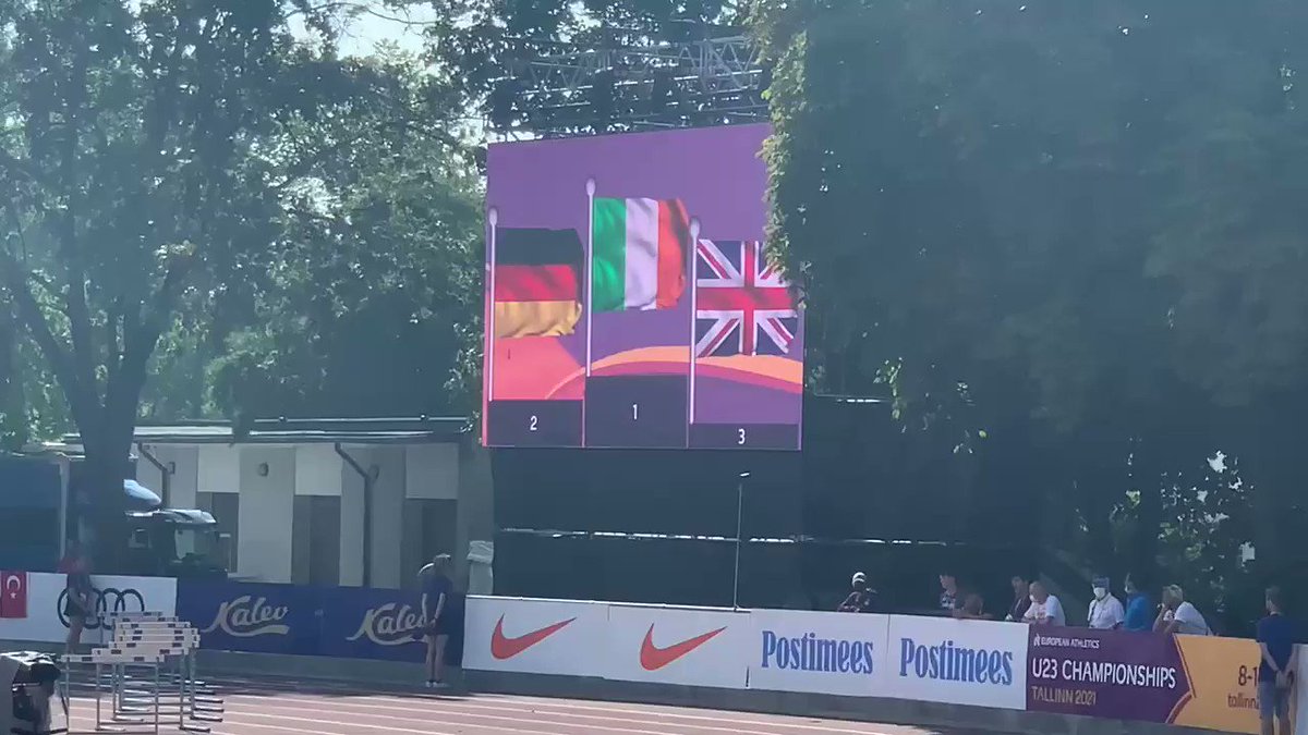 The 4th Irish National anthem of the weekend. Young Nick Griggs receives his gold medal after his 3000m win here at the European U20 Championships in Tallinn Estonia. It’s an Irish gold rush!. ☘️🇮🇪 🥇🥇🥇🥇 @irishathletics https://t.co/NIohDOQz2g