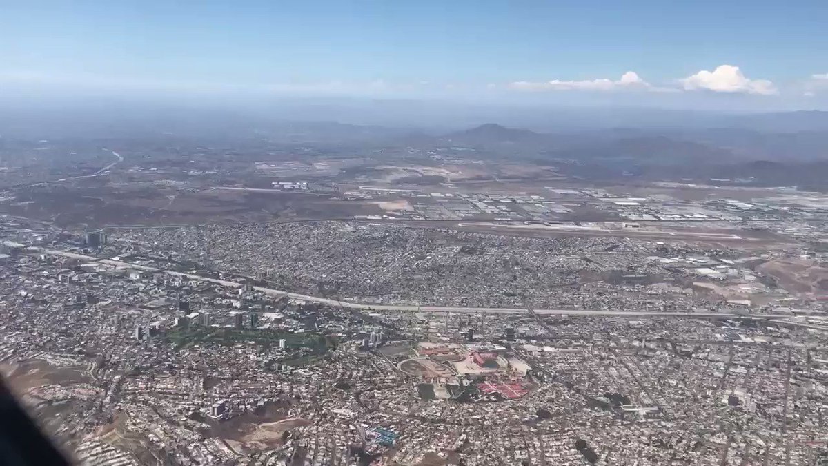 #Tijuana crece y crece. Aunque oficialmente no llega a los 2 millones de habitantes, el #Inegi asegura que este año Tijuana es el municipio más poblado de México. #fronteraNorte https://t.co/OUE2eu0F0Y