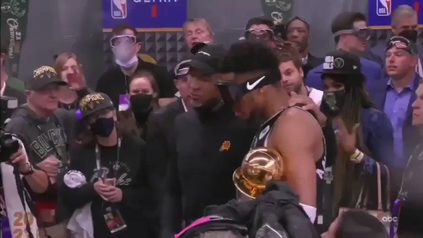 @parallelecinico's photo on Monty Williams