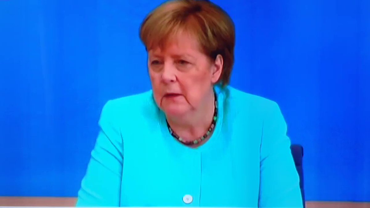 "It was absolutely important that Germany didn't grab all the vaccines for itself and that we shared them with our European neighbours and the world, even if that slowed us down for 1 or 2 months. We can very proud of that"
Merkel's last summer press conf
My subtitles Eng. https://t.co/Zzxhw7Ikn6