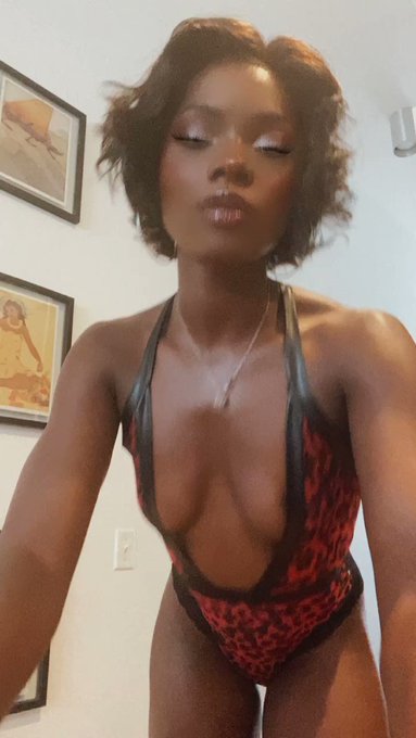 Good morning ?? I love this outfit from @yandy ? https://t.co/PLjlxxMUle