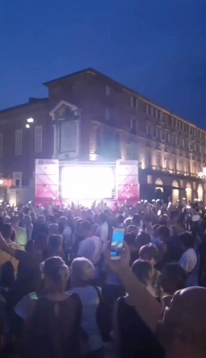 Italians Hit the Streets to Protest Mandatory Vaccine Passports DjHMHbEeYjn10muJ