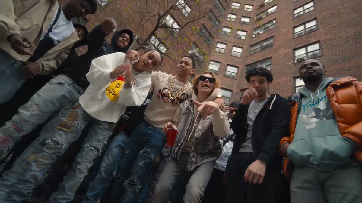 NOT SOBER MV OUT NOW LETS FARKIN GOOOOOOOO ๐ฅ๐ญ @Polo_Capalot @Stunna__Gambino https://t.co/iMSVMtF4KM https://t.co/2rf8ssZFb6