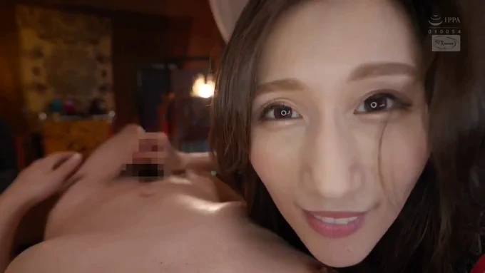 JULIA 「きっとまだ出るんじゃないですか？」 ＪカップのエロＢＯＤＹエステティシャンの囁き淫語と乳首舐め手コキで射精に導かれた後も扱かれ男潮を大噴射！