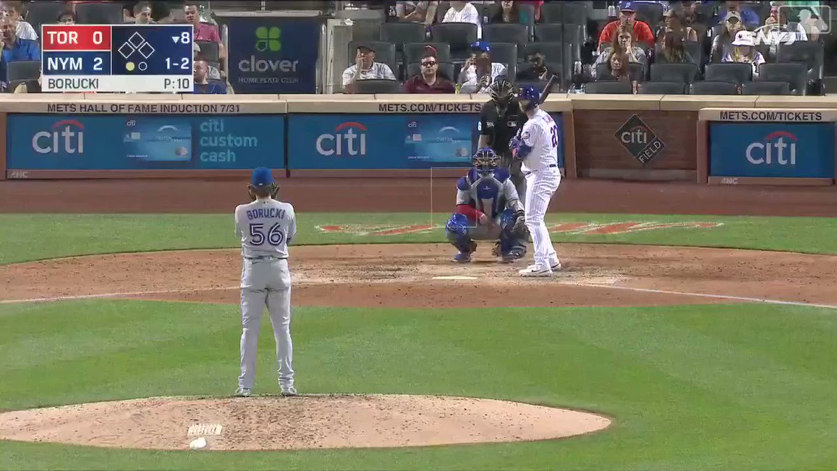 PETE GOES UPPER TANK. 😳 https://t.co/SiJml7lJko