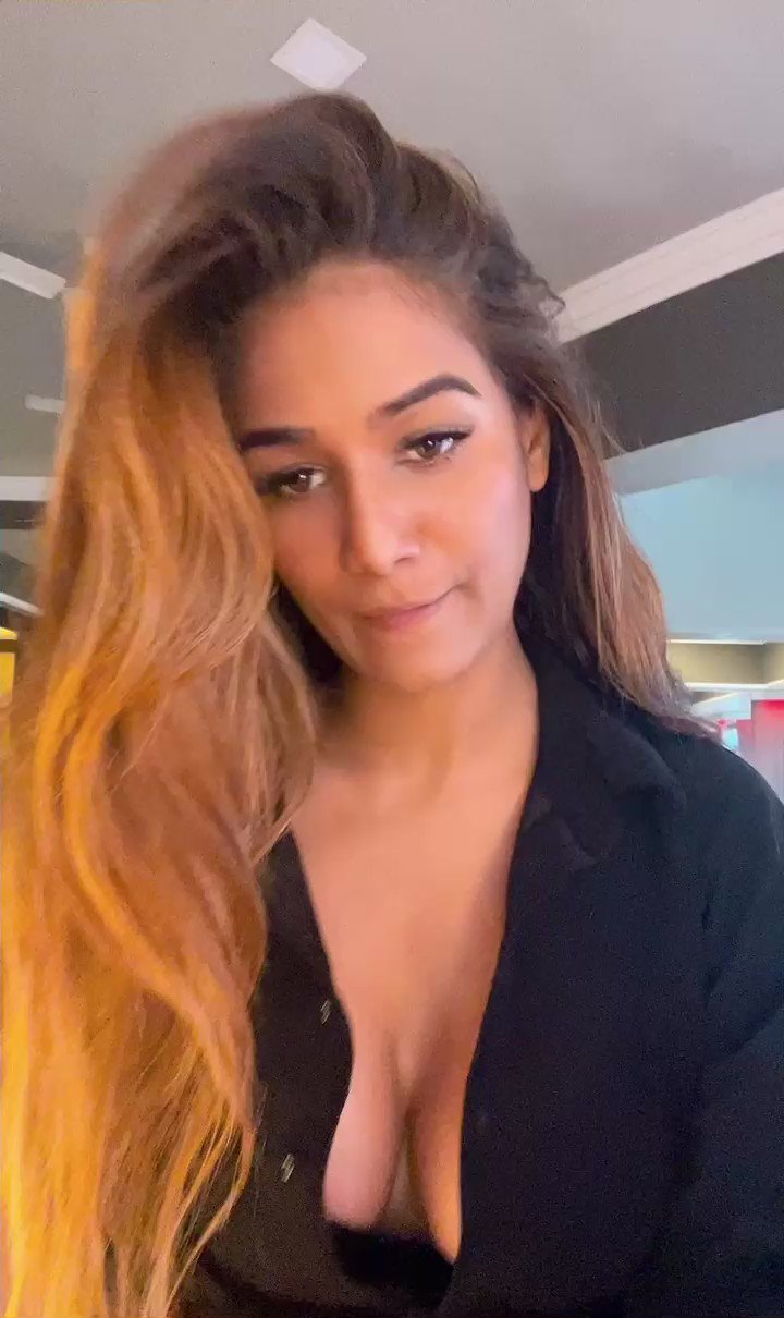 Poonam pandey live video