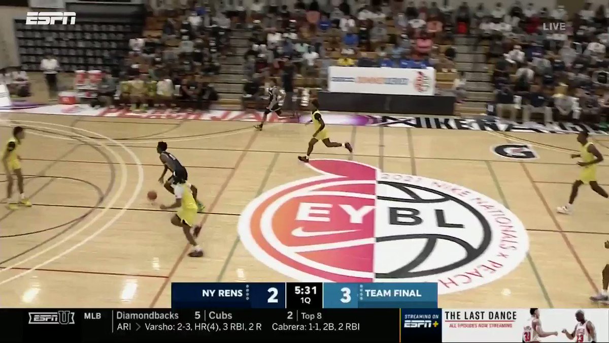 Halil Barre has HM upside! The 6'9 PF rocking the rim for @NYRhoops early in the first quarter.
@MVABasketball @NikeEYB https://t.co/9d5S4pceb7