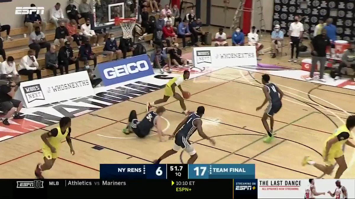 .@OtegaOweh puts it on the DECK! The 4 ⭐️ 6'4 SG has been all systems go at #PeachJam
@NikeEYB @PaulBiancardi @TeamFinalEYBL https://t.co/bdTUjkoAXr