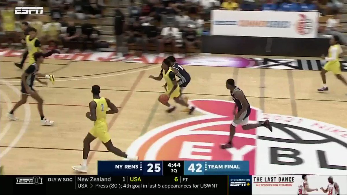 OH MY LIVELY!
5 🌟 C Dereck Lively (#10 in the ESPN 100) displaying that high-energy motor in the third quarter 💪
@dereckl41 @PaulBiancardi @NikeEYB https://t.co/l1rQkvPBWg