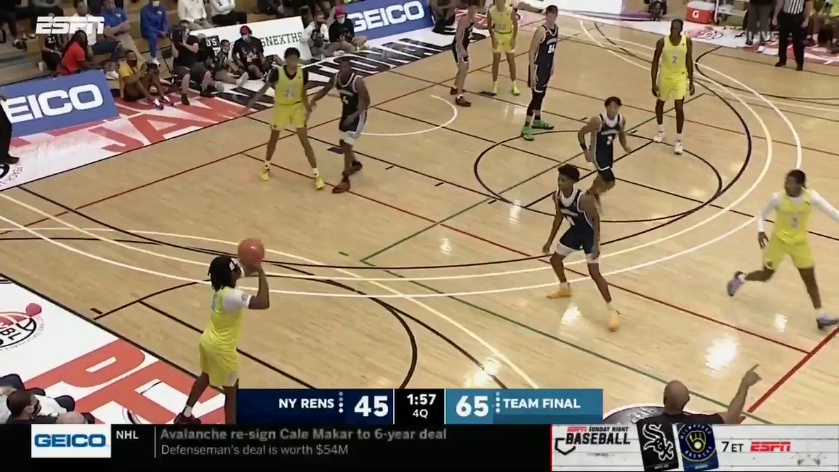 Corey Floyd with the ❕ @TeamFinalEYBL defeats New York Rens 7⃣3⃣-5⃣2⃣ to move on to the 17U championship game @NikeEYB @CoreyFloydJr https://t.co/FBXdS1fHEg