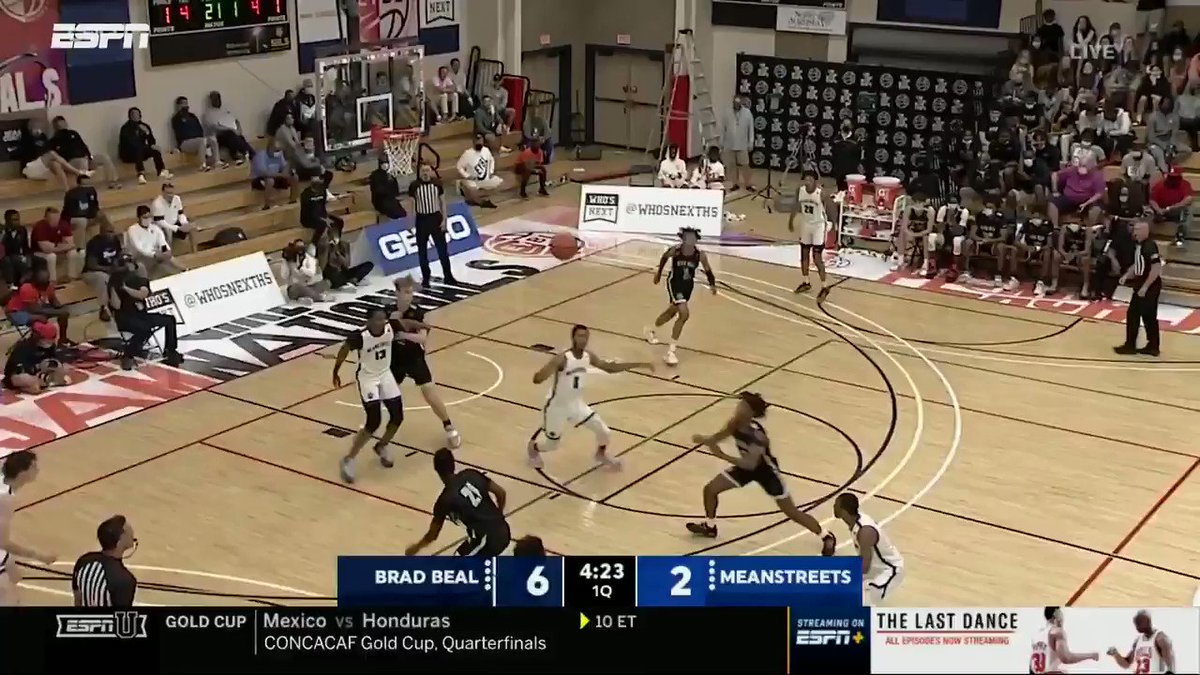 NO-LOOK from Nick Smith 👀
Smith is the #1 2022 ESPN player from the state of Arkansas according to @PaulBiancardi
@BradBealElite @ntsmith1402 @BraxtonStacker https://t.co/ZOf6KQJzGM