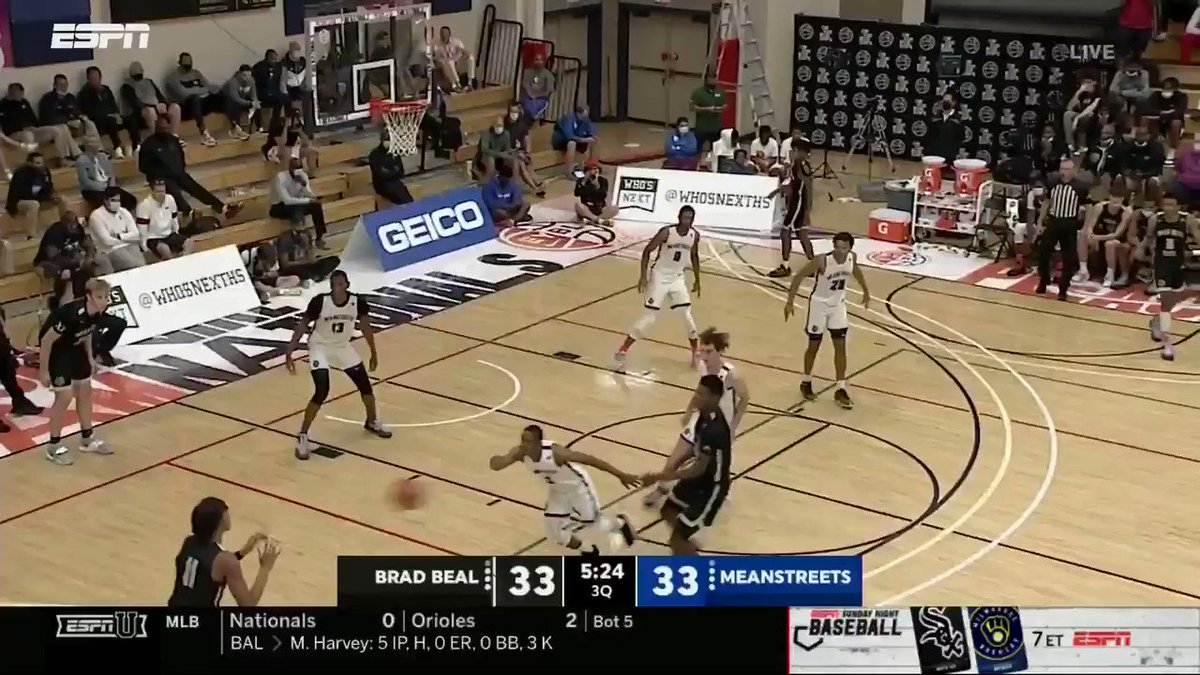 Connor Turnbull (@ButlerMBB commit) caught a body!
Nice feed from @BraxtonStacker ✍️
@ConnorT2022 @BradBealElite #PeachJam https://t.co/5Kilfoh9w3