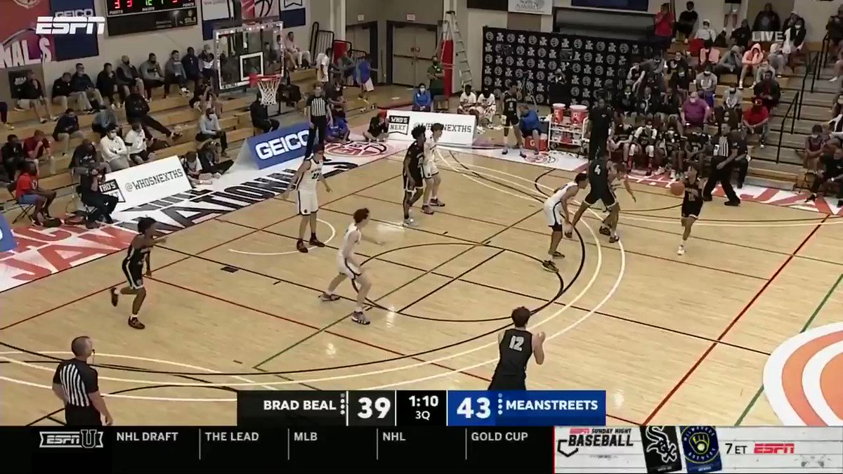 SLU commit Nick Kramer provided CLUTCH 3's down the stretch for @BradBealElite 🎯
@Nick_kramer03 @PaulBiancardi @NikeEYB https://t.co/0A9lkYE96y