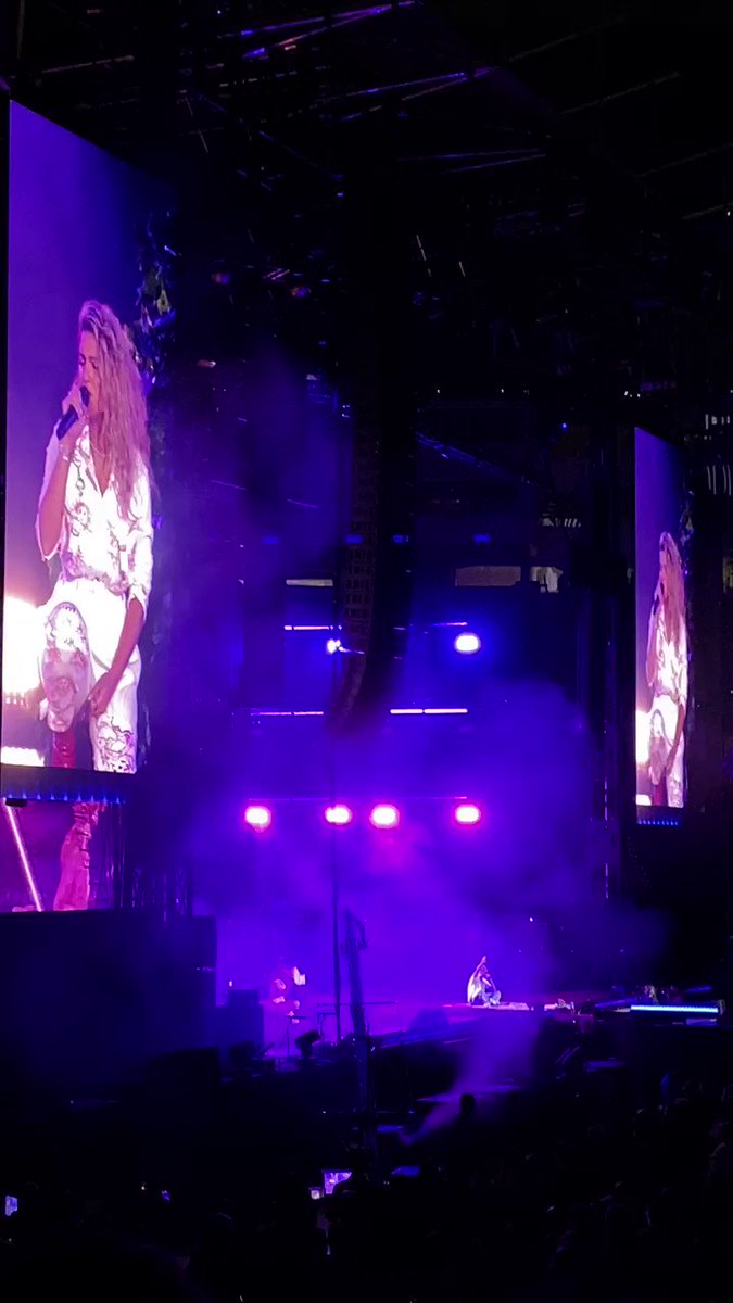 TORI KELLY AND JUSTIN BIEBER!!! WOWWWWWW https://t.co/lxdB5eUKV5