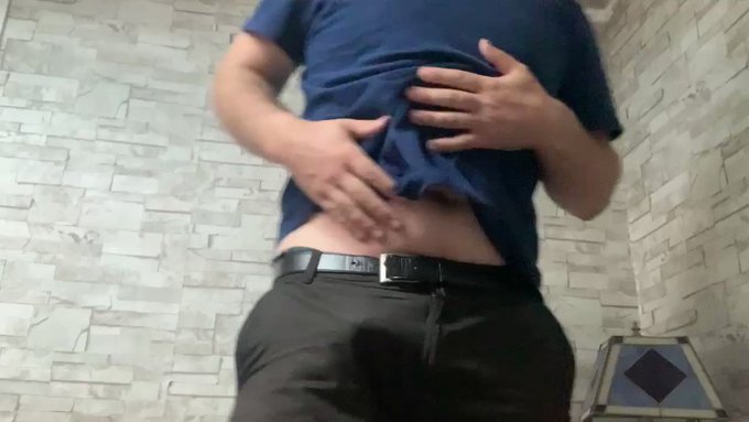 ✨✨Who I can I strip for and make cum? Link below to chat with me all night! https://t.co/OHRCzdpnIl