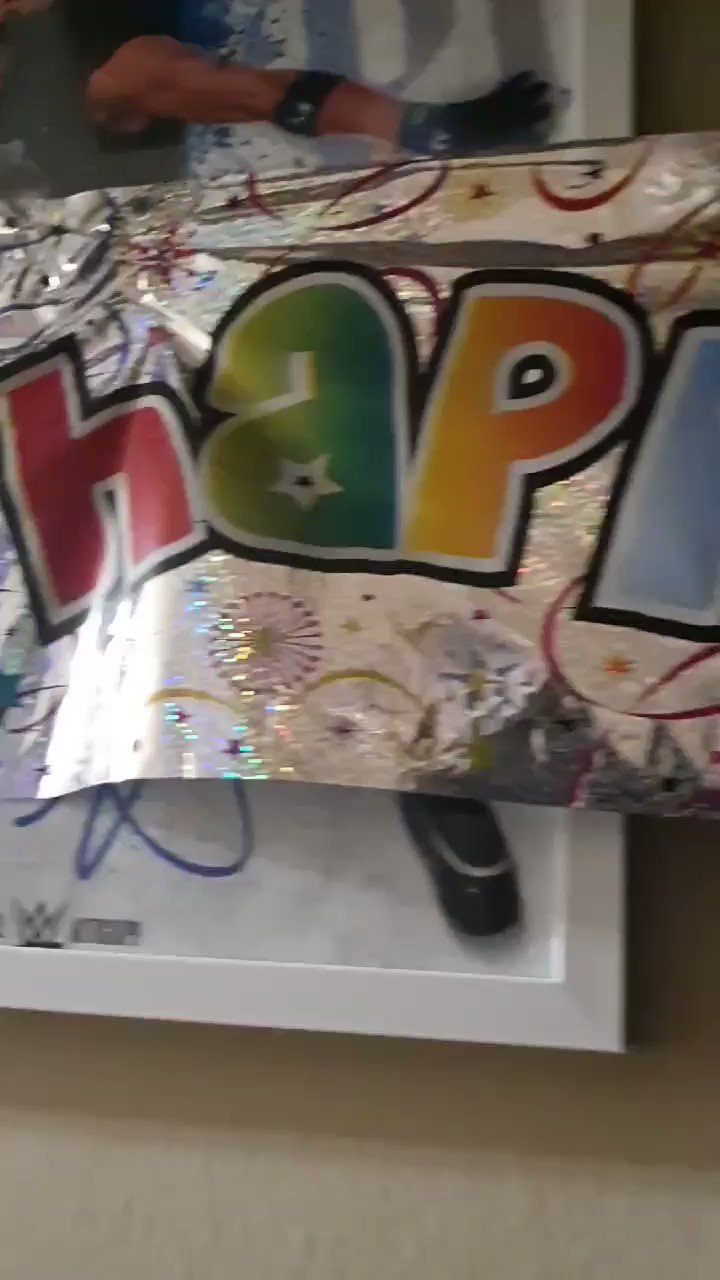   happy birthday triple H sorry I\m late. 