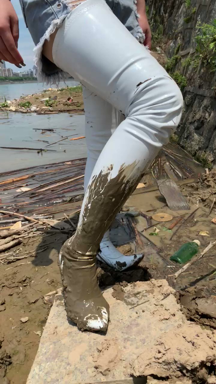 Muddy thigh sales boots
