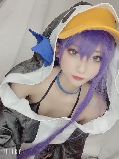 コスプレイヤー三色にゃんこのTwitter動画2