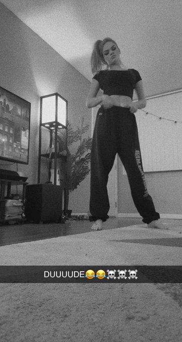 For those that don’t have me on snap, here’s my magic mike attempt last night ?☠️ https://t.co/I5UBr