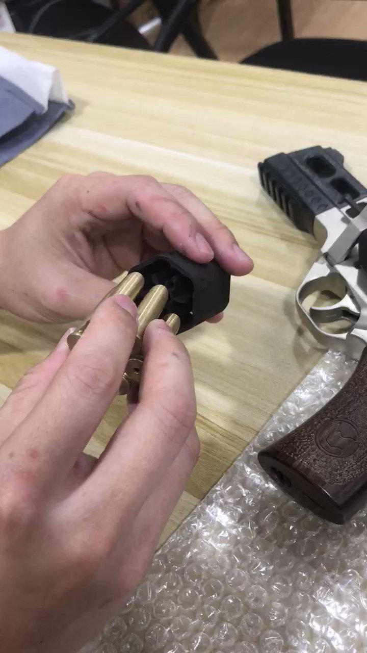 キアッパライノ 国内仕様