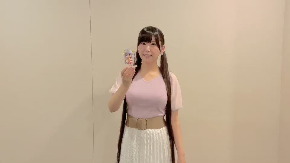 このラベンダーのお洋服も 「overE」(@for_overe)のものです！ 私は