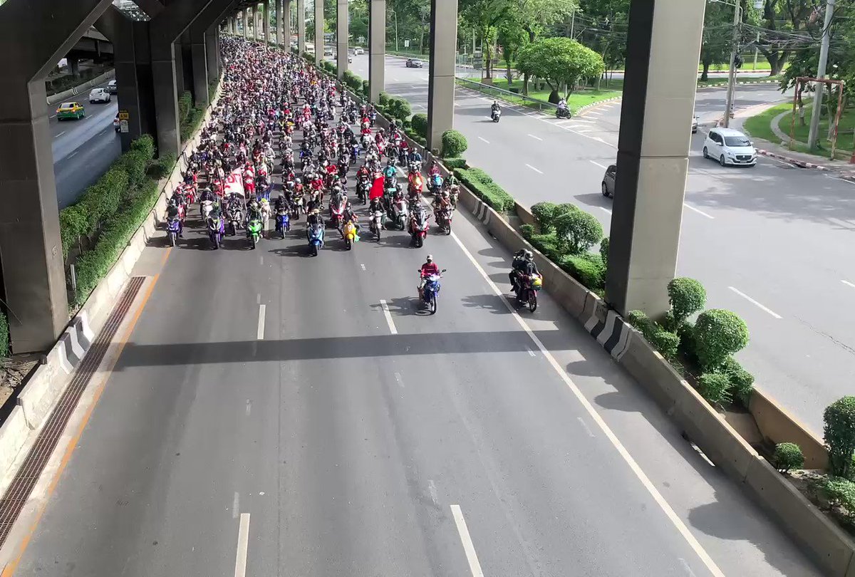 RT @NiallHarbison: Social distancing for protests? The Thailand solution…. https://t.co/QPlpGnjbJf