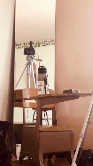a little peek behind the scenes of my new vid! watch till the end for a naughty surprise ? https://t