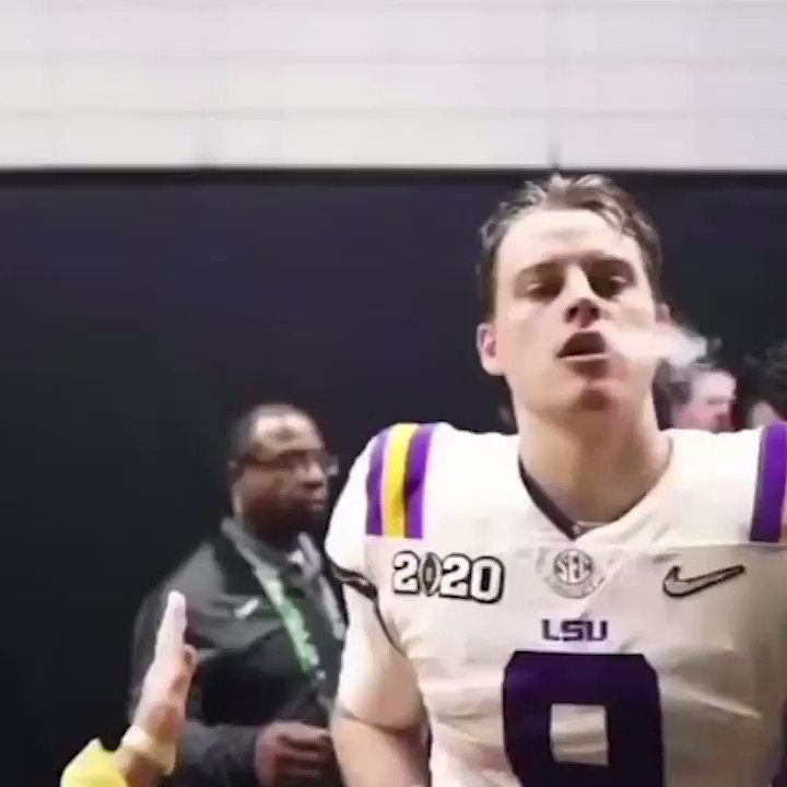 Joe Burrow Appears to be in Great Shape, Wears Headband During