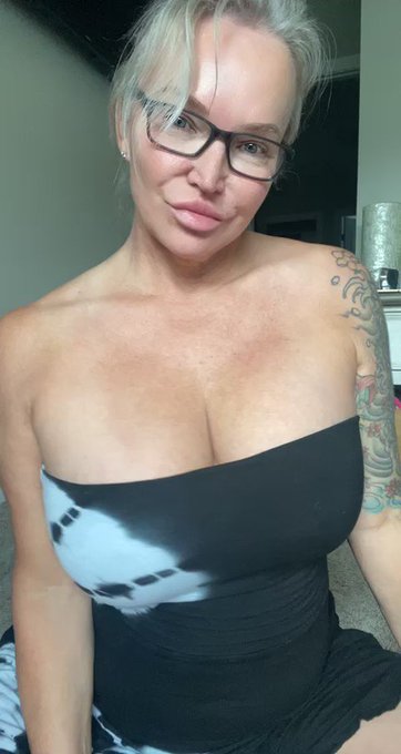 Are you enjoying your Sunday ? What would you like to do with me ? https://t.co/Kwpm6yh6LT<a href="/tag/sexy"class="tags"><span>#sexy</span></a><a href="/tag/porn"class="tags"><span>#porn</span></a><a href="/tag/blonde"class="tags"><span>#blonde</span></a><a href="/tag/cougar"class="tags"><span>#cougar</span></a><a href="/tag/busty"class="tags"><span>#busty</span></a><a href="/tag/milf"class="tags"><span>#milf</span></a><a href="/tag/tits"class="tags"><span>#tits</span></a>