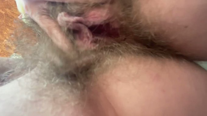 Sold my vid! Sitting on your face with my hairy pussy https://t.co/RPmUCh6jVi #MVSales https://t.co/