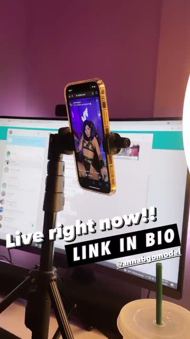 LIVE RIGHT NOW!! https://t.co/HYoqaOkO9D https://t.co/szGZWMafqv