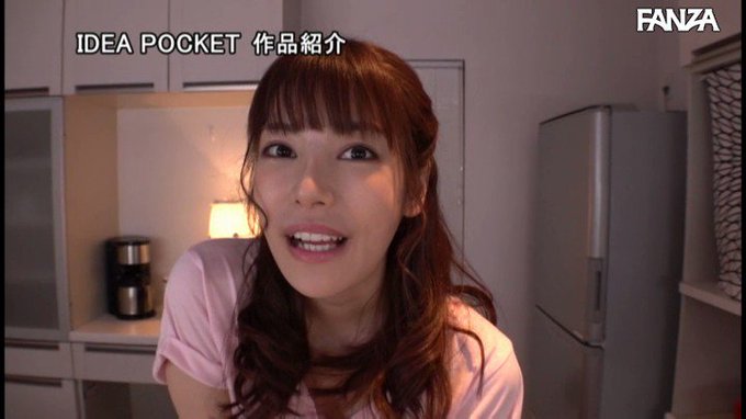 チート級に可愛い彼女の妹が美脚とパンチラで誘惑してくる作品です。

パンチラ丸見え足コキとか最高に興奮しますよね。 https://t.co/FI7a1rGYyk