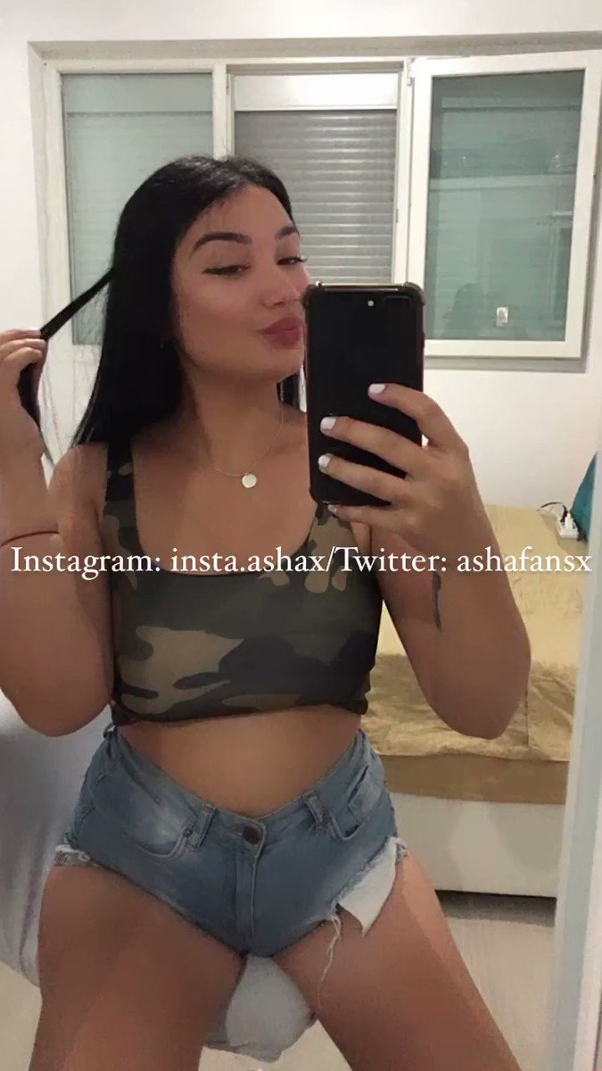 Asha cum Model - Asha cum