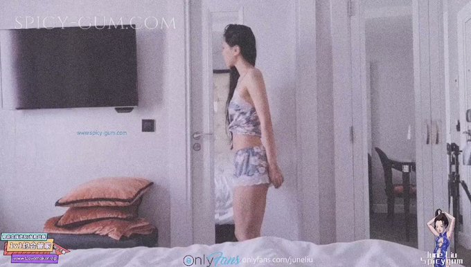 JL_118 GFE Sleepy Morning Sex 💤

I was horny & sleepy at the same time..

Full video & an uncensored