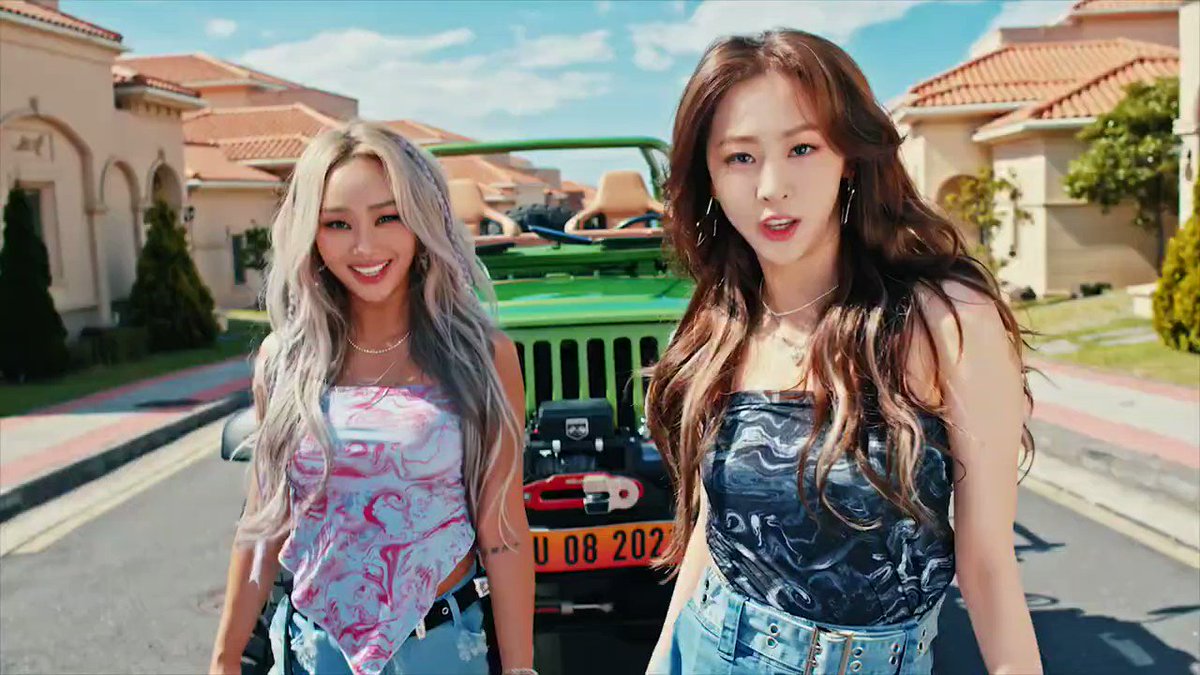 Hyolyn x Dasom nailed the summer. 