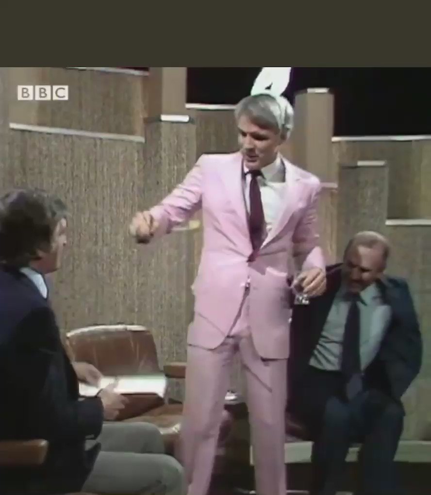  Happy 76th birthday, Steve Martin!! 